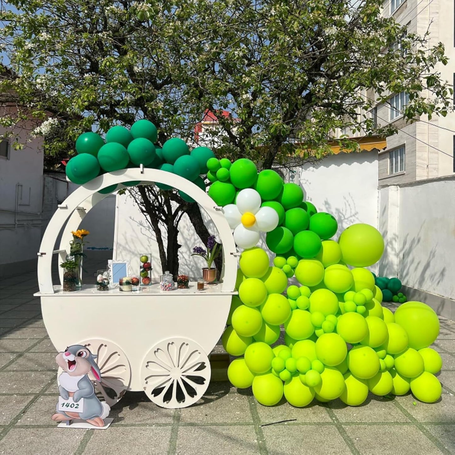 Green Balloons Arch Garland Kit, 98pcs Green Balloon Difference Sizes Latex Balloons with 16ft Tape Strip & Dot Glue for Birthday Baby Shower Jungle Safari St. Patrick's Day Decoration