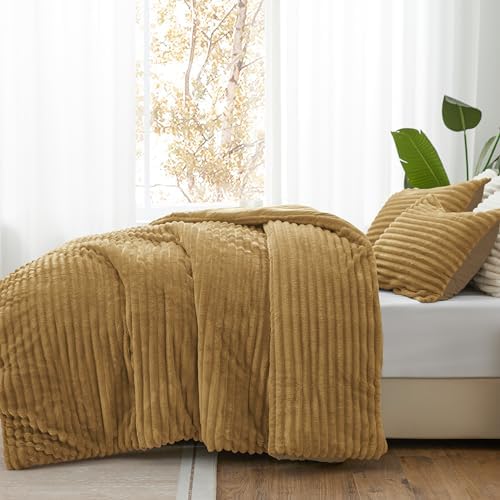BEDELITE Fleece King Comforter Set, Fluffy Bed Set - Image 2