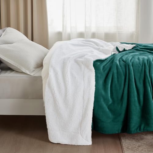 Bedsure GentleSoft Sherpa Fleece Blanket Queen Size - Image 4