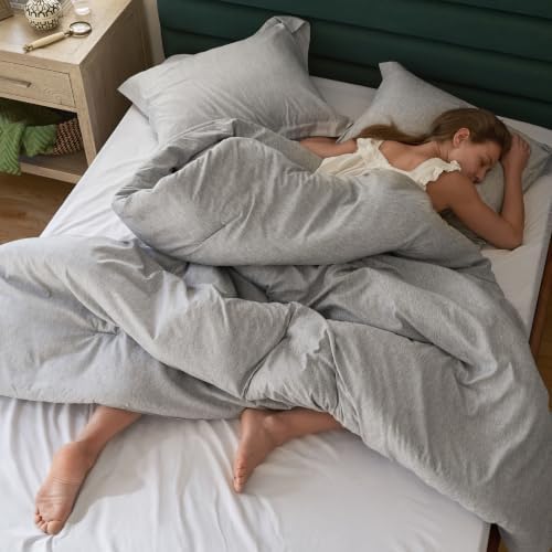 Bedsure Oversized Queen Comforter Set 3Pcs, Soft Light Grey Cationic Dyed - Image 2