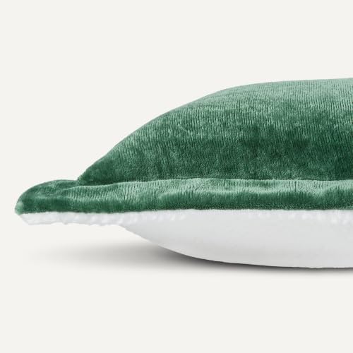 Amazon Basics Reversible Sherpa Comforter Set - Image 6