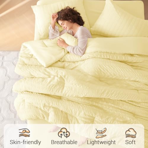Oversized King Comforter Set 7 Pieces, Seersucker Bed in a Bag - Image 2