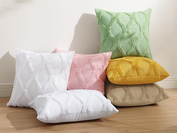 decorUhome Throw Pillow Covers 22x22 Inch Set of 2, Soft Plush Faux Fur Wool Pure White Couch Pillow Covers, Decorative Neutral Pillow Cases for Bed Sofa Living Room Home Decor