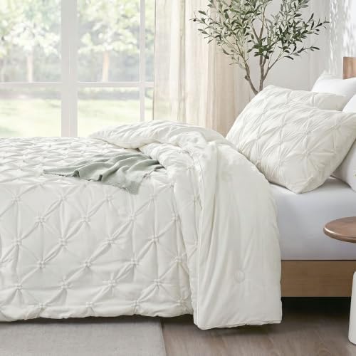 Amélie Home Pintuck Comforter Set - Image 5