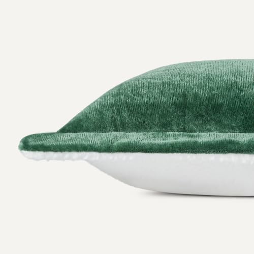 Amazon Basics Reversible Sherpa Comforter Set - Image 4