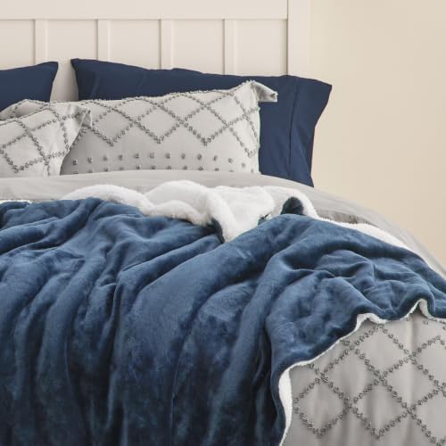 Bedsure GentleSoft Sherpa Fleece Twin Size Blanket - Image 4
