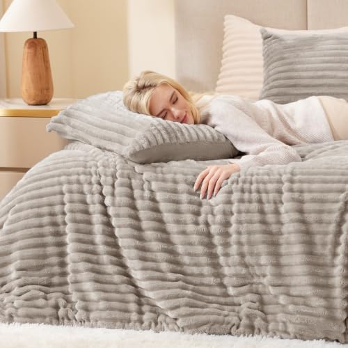 EXQ Home Fluffy Comforter Set Full Size, 3 Pieces Bed Set - Image 2