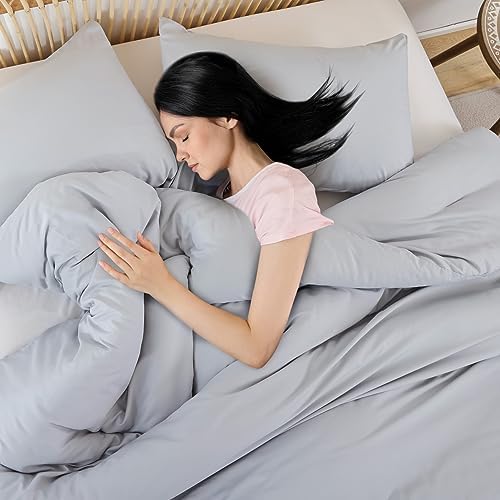 ROSGONIA Oversized King Comforter, Light Grey, 120x98 Soft Bedding Quilt - Image 2