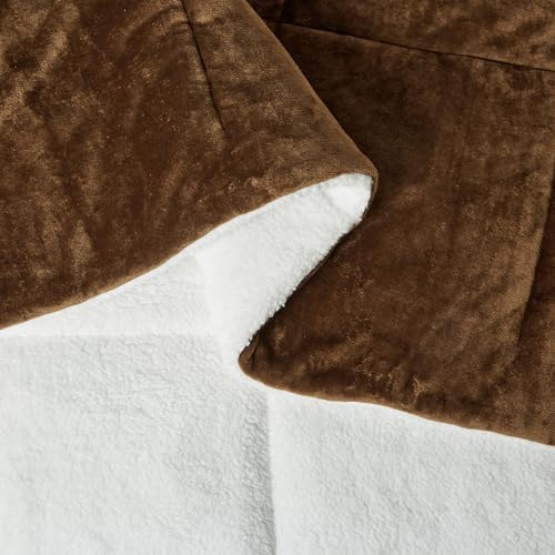 Amazon Basics Reversible Sherpa Comforter Set - Image 5