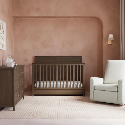 Graco Sasha 5-in-1 Convertible Crib - Image 2