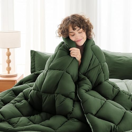 Full Comforter Set 7-Piece, Reversible Bed in a Bag, Dark Green/Light Green - Image 2