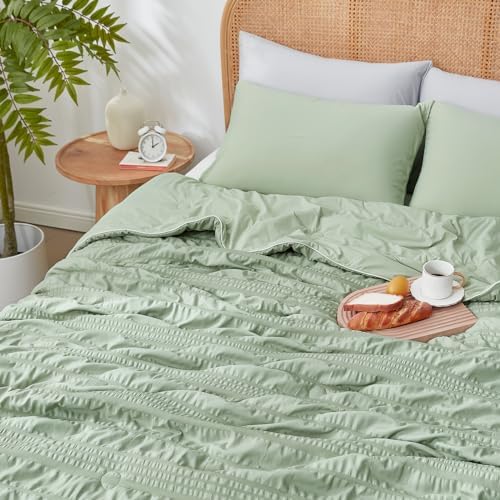 Cozy Bliss Seersucker Cooling Comforter King Size, Q-Max 0.45 Reversible - Image 5