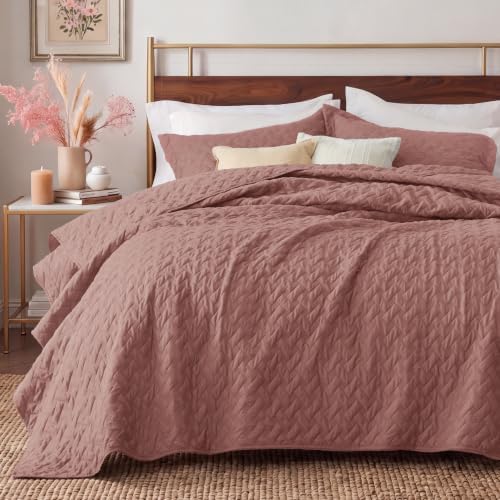 Bedsure Queen Size Quilt, Lightweight Comforter Set by BEDSURE