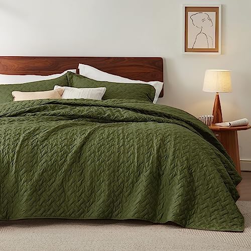 Bedsure Twin Size Quilt, Lightweight Comforter Set, Olive Green Bedspread by BEDSURE