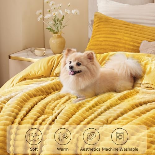 BEDELITE Fleece King Comforter Set, Fluffy Bed Set - Image 3