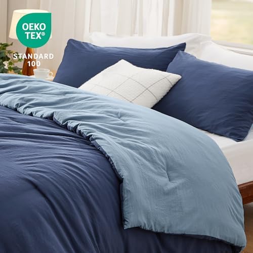 Bedsure King Comforter Set Prewashed Soft Bedding 3Pcs Navy/Blue 104"x90" - Image 4