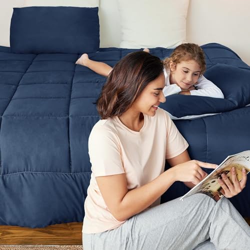 Exclusivo Mezcla Reversible Soft Queen Comforter Set, 3 Pieces - Image 5