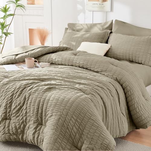 Queen Comforter Set by HYMOKEGE