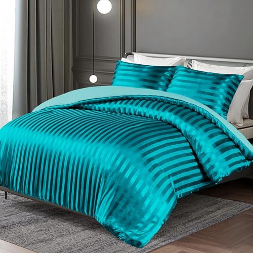 Whale Flotilla 3-Piece Reversible Silky Soft Breathable Queen Comforter Set - Image 2
