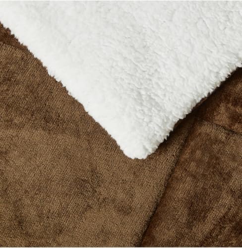 Amazon Basics Reversible Sherpa Comforter Set - Image 5