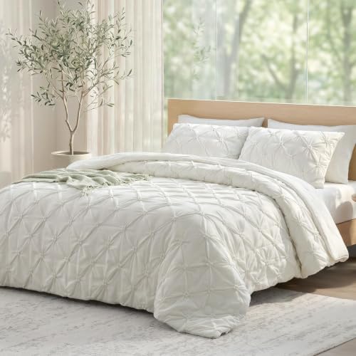Amélie Home Pintuck Comforter Set - Image 6
