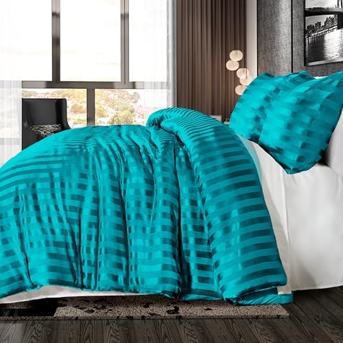 Whale Flotilla 3-Piece Reversible Silky Soft Breathable Queen Comforter Set - Image 3