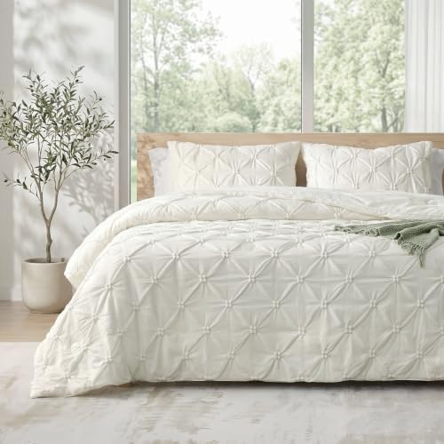 Amélie Home Pintuck Comforter Set by Am%C3%A9lieHome