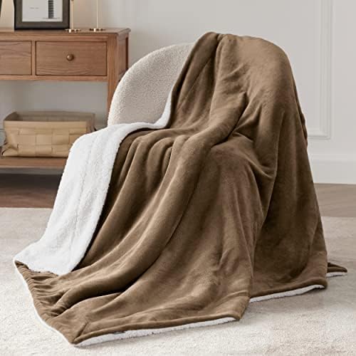 Bedsure GentleSoft Sherpa Fleece Throw Blanket - Image 3