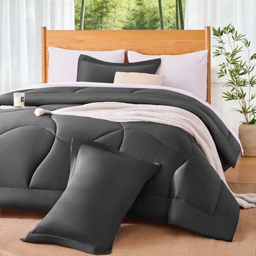 MR&HM All-Season Natural Cooling Comforter by MRHM