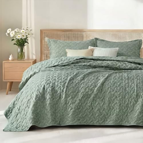 Bedsure Quilts Queen Size, Lightweight Comforter Set, Sage Green Bedspread by BEDSURE