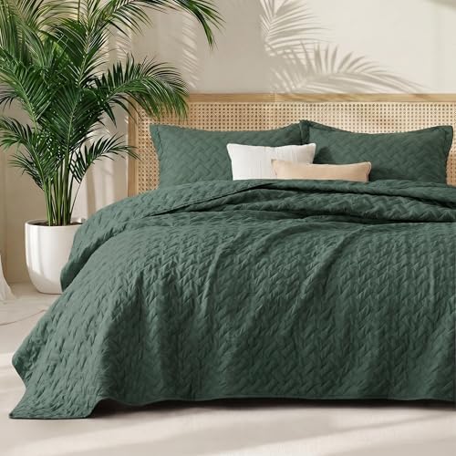 Bedsure King Size Quilt, Lightweight Comforter Set, Dark Green Bedspread by BEDSURE