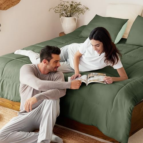 Exclusivo Mezcla Reversible Soft King Comforter Set, 3 Pieces - Image 3