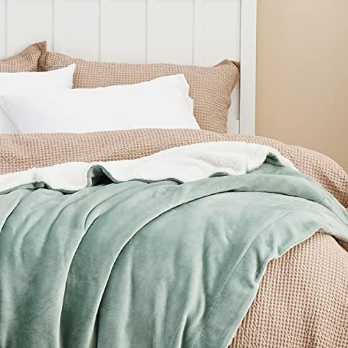 Bedsure GentleSoft Sherpa Fleece Twin Size Blanket - Image 4