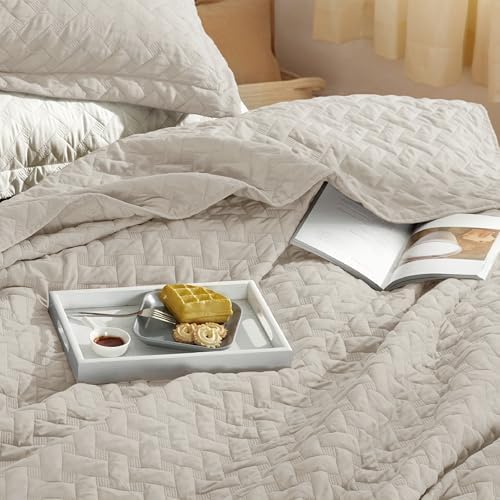 Bedsure King Size Quilt, Lightweight Comforter Set, Light Beige Bedspread - Image 2