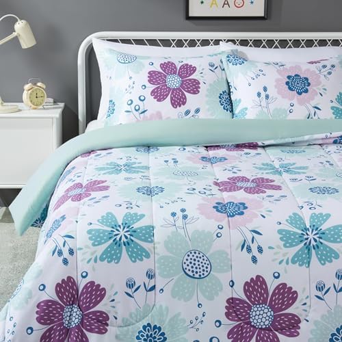 Amazon Basics 3-Piece Soft, Plush Microfiber Kids' Comforter and Pillow Sham Set by AmazonBasics
