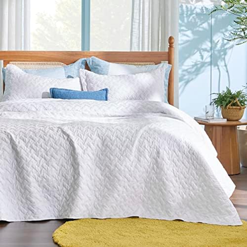 Bedsure Full Size Quilt, Lightweight Comforter Set - Image 3