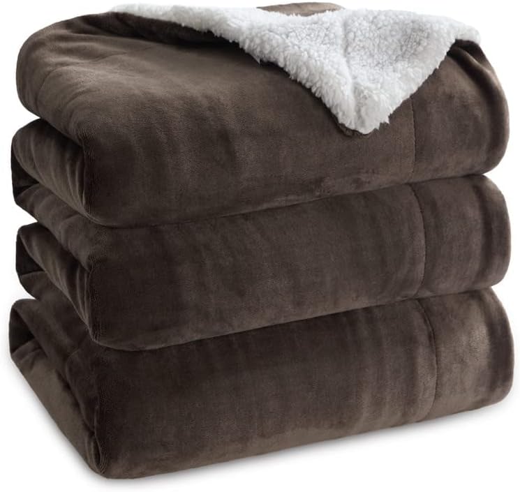 Bedsure GentleSoft Sherpa Fleece Throw Blanket - Image 4