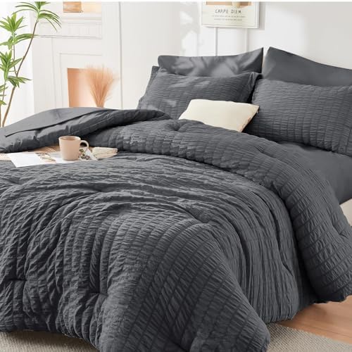 Full Comforter Set by HYMOKEGE