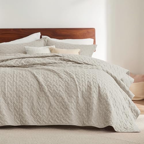 Bedsure King Size Quilt, Lightweight Comforter Set, Light Beige Bedspread by BEDSURE