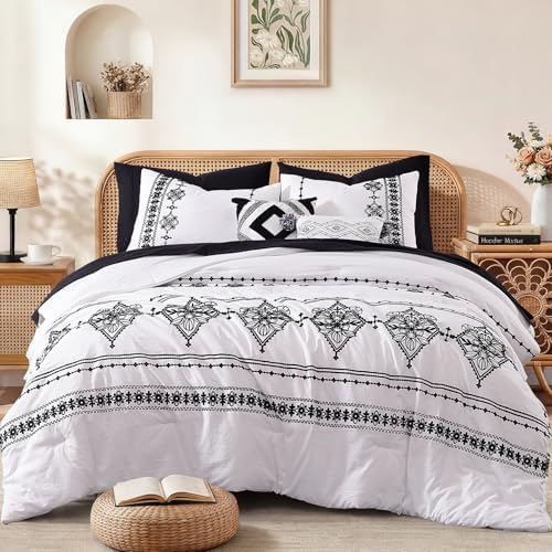 MaiRêve Full Size Comforter Set Embroidery Floral 7 Pieces Bed in a Bag by MaiR%C3%AAveHomeCollection