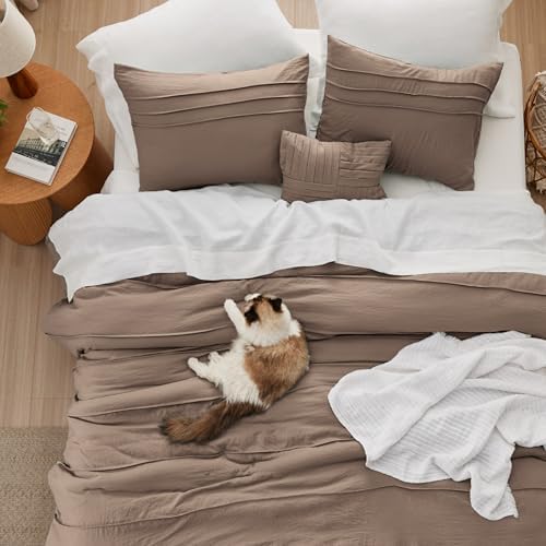 Bedsure Cal King Comforter Set 4-Pc, Pinch Pleat, All-Season - Image 4