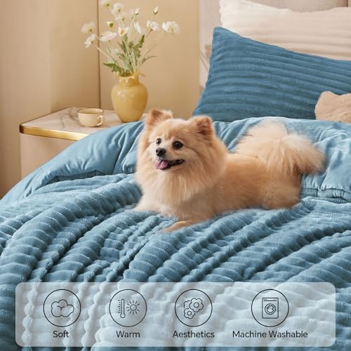 BEDELITE Fleece Queen Comforter Set, Fluffy Bed Set - Image 3