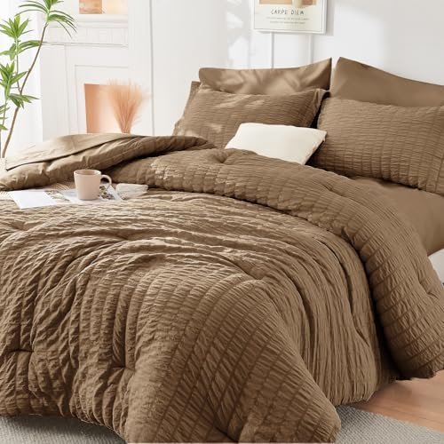 Full Comforter Set by HYMOKEGE