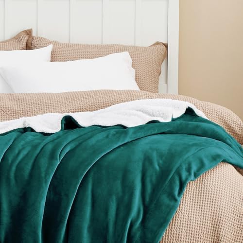 Bedsure GentleSoft Sherpa Fleece Blanket Queen Size - Image 3