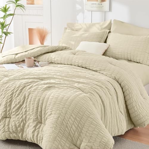Full Comforter Set by HYMOKEGE