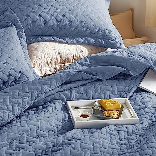 Bedsure Queen Size Quilt, Lightweight Comforter Set, Mineral Blue Bedspread - Image 2