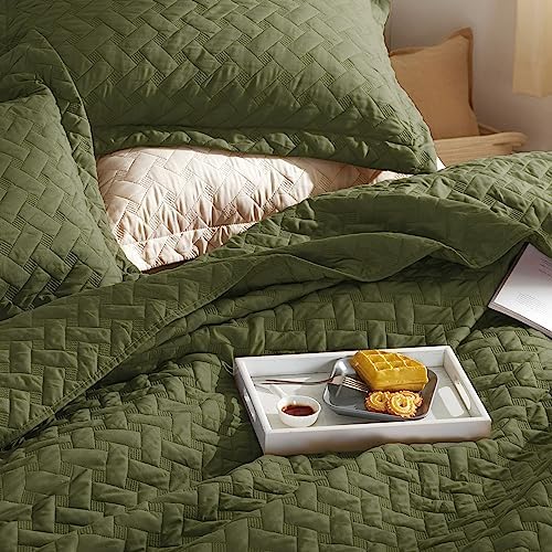 Bedsure Twin Size Quilt, Lightweight Comforter Set, Olive Green Bedspread - Image 5