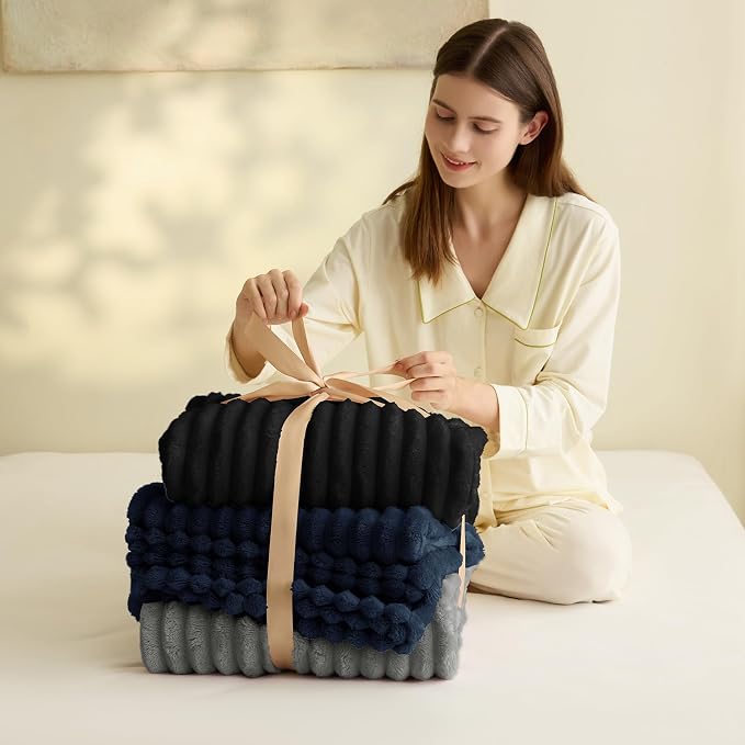 HIMEET Grey Ribbed Queen Size Blanket - Image 4