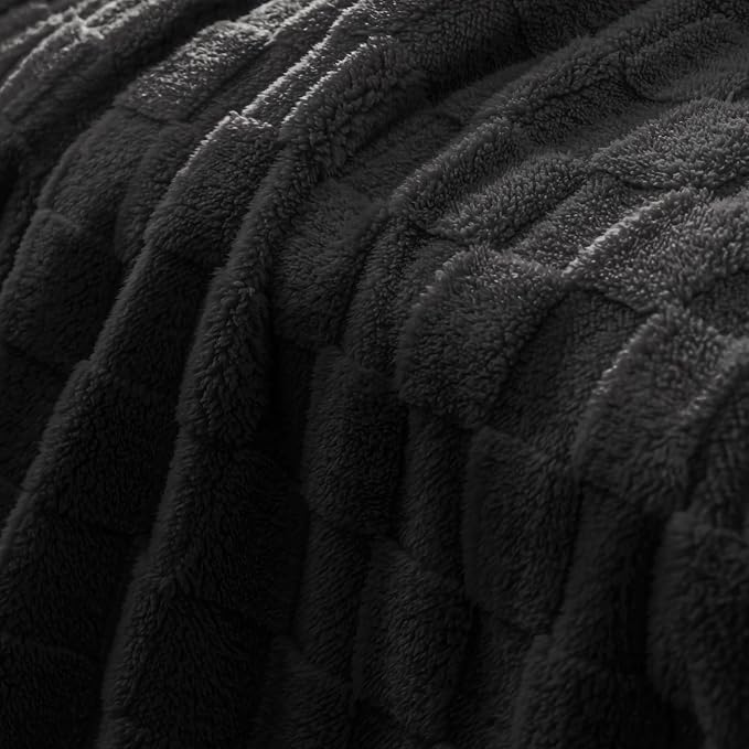 Exclusivo Mezcla King Size Flannel Fleece Blanket, Super Soft and Warm - Image 4
