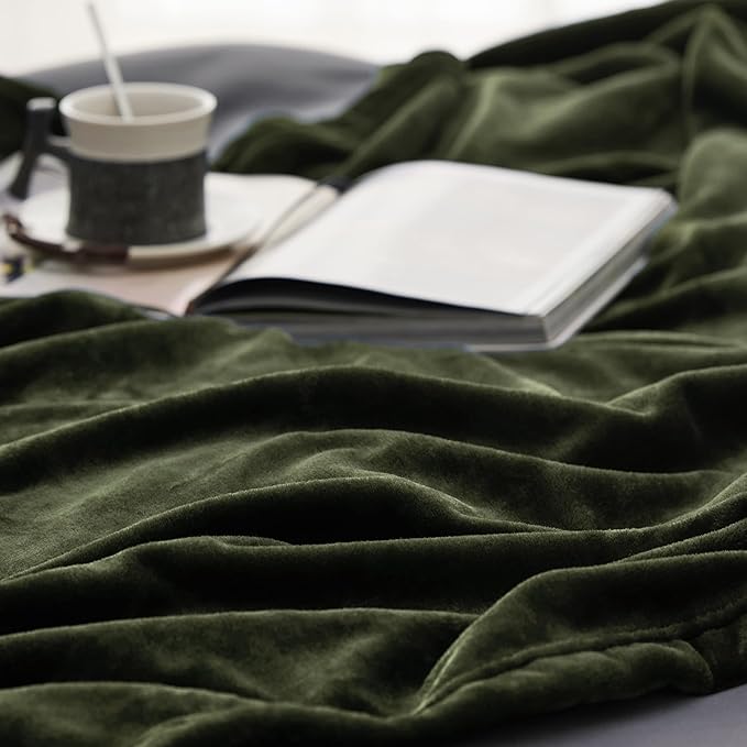 Bedsure GentleSoft Fleece Blanket Twin Size Olive Green - Image 4